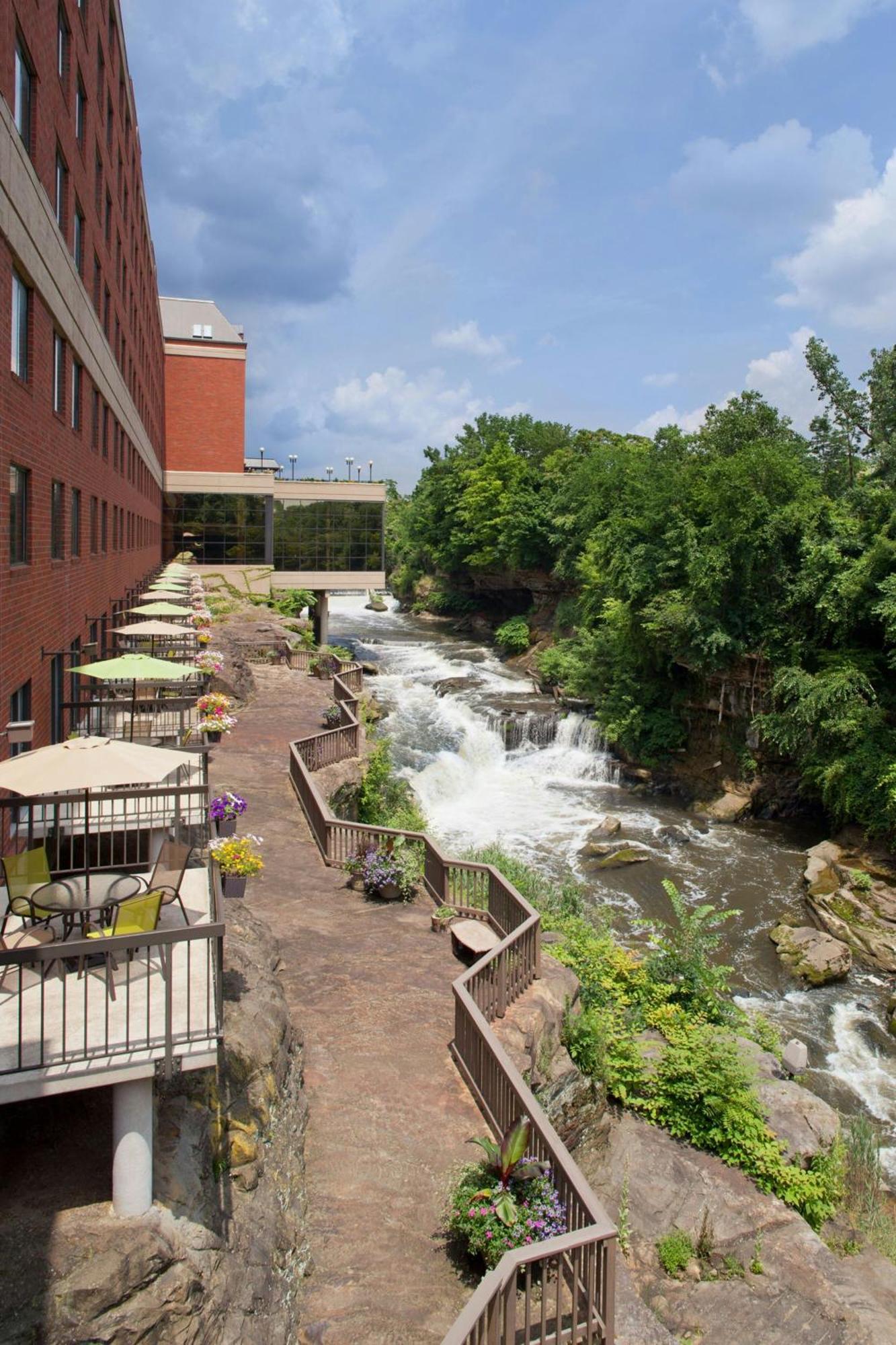 เชอราตัน สวีท แอครอน คูยาโฮกา ฟอลล์ Hotel คูยาโฮกา ฟอลส์ ภายนอก รูปภาพ